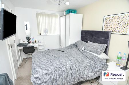 1 bedroom in a house share to rent - Photo 2