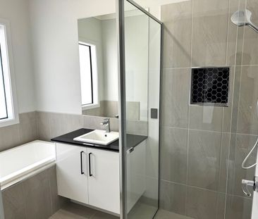 Gorgeous 4 Bedroom Home in Smith's Park Estate!! - Photo 5