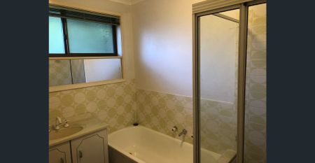 FAMILY HOME LOCATED IN PRIME WANTIRNA SOUTH LOCATION - AVAILABLE NOW! - Photo 3