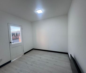 4 bedroom flat to rent - Photo 6