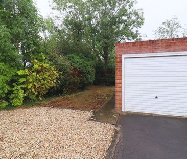 Dinglewell, Gloucester - Photo 2