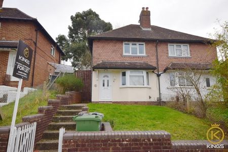 Foxburrows Avenue, Guildford - Photo 4