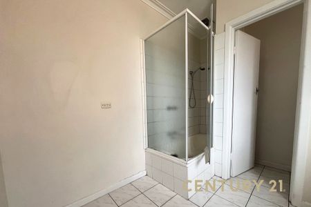 Neat Unit in Top Location - Photo 2