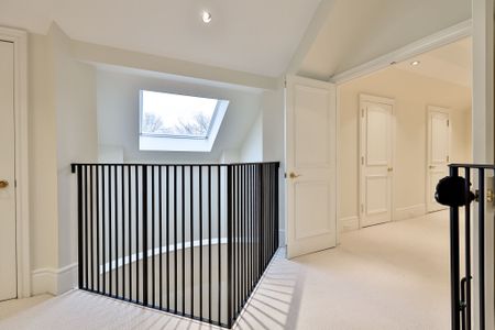 For Lease - 119 Chaplin Crescent Unit# Upper, Toronto, Ontario - Photo 2