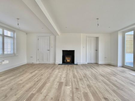 3 bedroom semi-detached house to rent - Photo 4