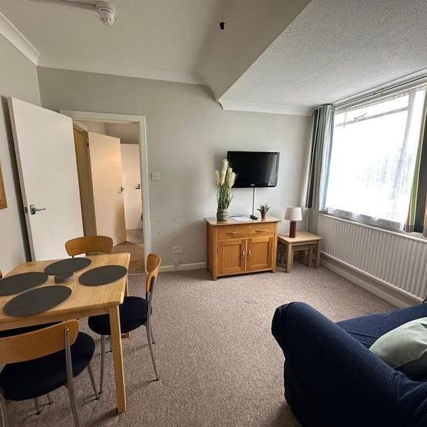 1 bedroom flat to rent - Photo 1