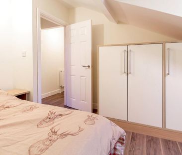 3 bedroom apartment to rent - Photo 3