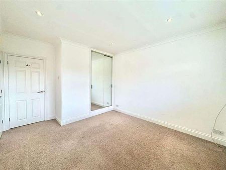 Sumner Road, Farnham, Surrey, GU9 - Photo 3