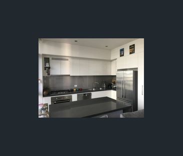 MODERN ONE BEDROOM APARTMENT - Photo 4