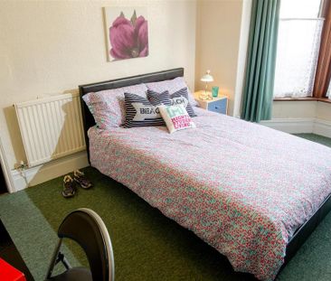 3 bedroom private hall to rent - Photo 4