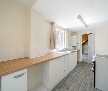 3 bedroom terraced house to rent - Photo 4