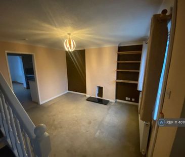 2 bedroom semi-detached house to rent - Photo 2