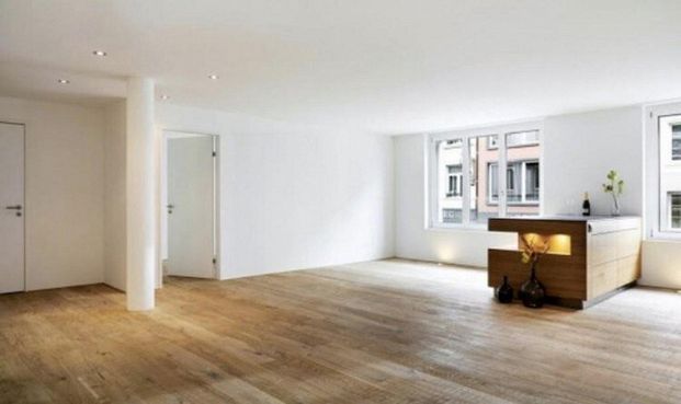 Attraktive, moderne Wohnung mitten in der Altstadt von Einsiedeln - Photo 1