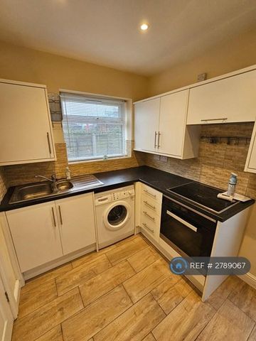 1 bedroom semi-detached house to rent - Photo 2