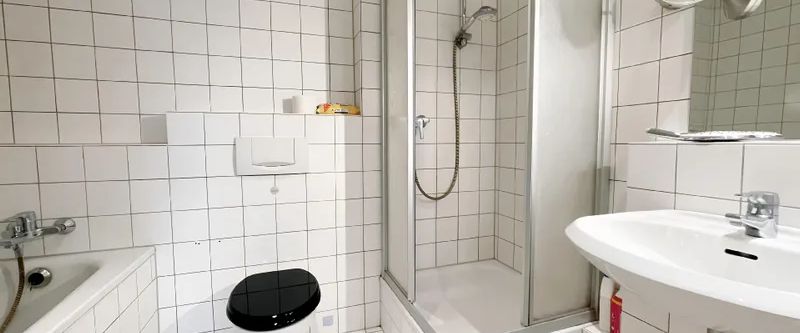 HELLE 2-ZIMMERWOHNUNG MIT GROßEM BALKON ZU MIETEN! - Foto 1