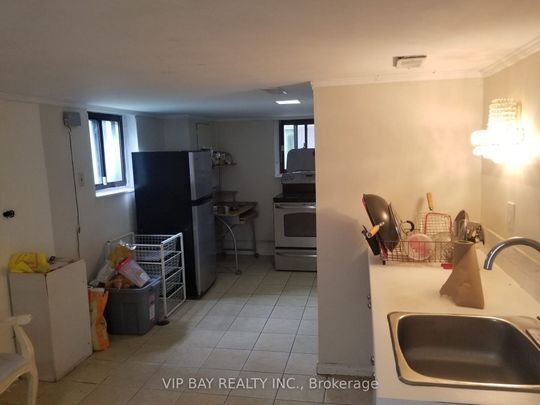 For Lease - 52 Athabaska Avenue, Toronto, Ontario - Photo 1