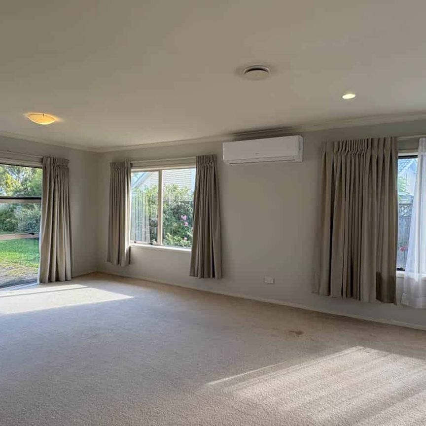 Spacious Family Living in the Heart of Burswood - Photo 1