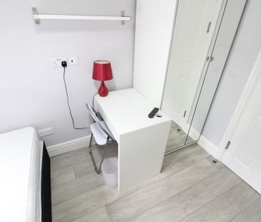 1 bedroom in a house share to rent - Photo 4