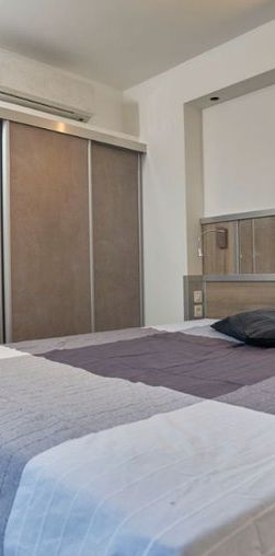 T4 - Photo 1