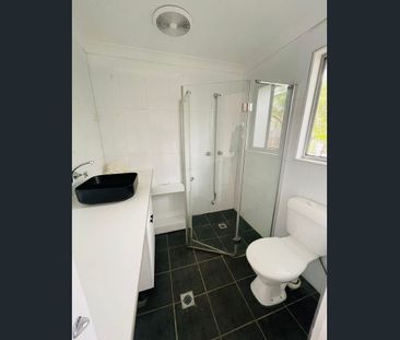 Independent granny flat with separate entrance! - Photo 5