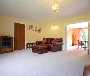 5 bedroom detached house to rent - Photo 3