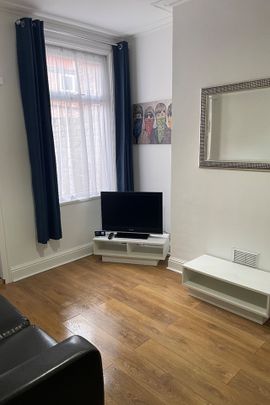 3 Bed Terraced House, Wavertree, L15 - Photo 1