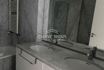 Apartamento T5 em Porto