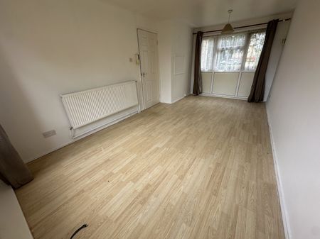 Kesteven Walk, Peterborough, PE1 5DS - Photo 5