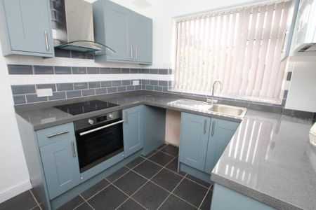 2 bedroom terraced house to rent - Photo 2