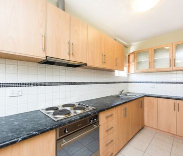 Spacious 2-Bedroom Apartment in Great Location - Photo 1