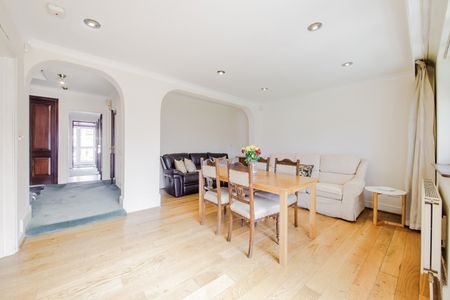 4 Bed Bungalow, Lowfield Road, W3 - Photo 4