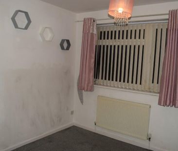 3 bedroom semi-detached house to rent - Photo 3