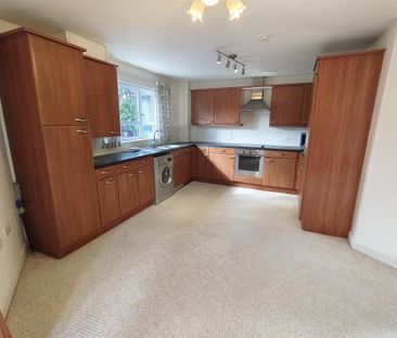 2 bedroom flat to rent - Photo 6