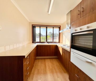 Neat and Tidy Villa in Great Location! - Photo 6