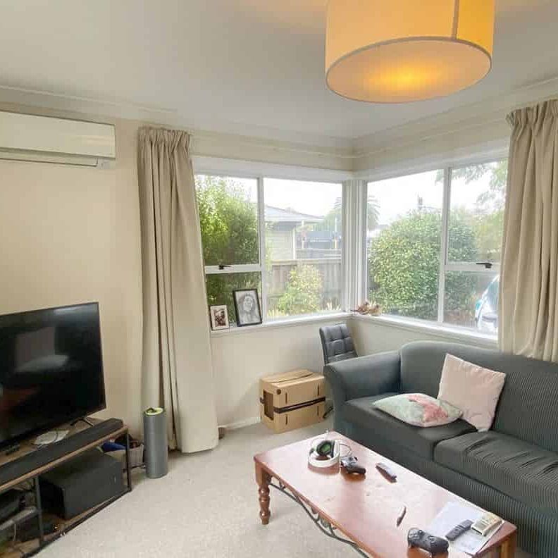 Immaculately presented in great location - Photo 1