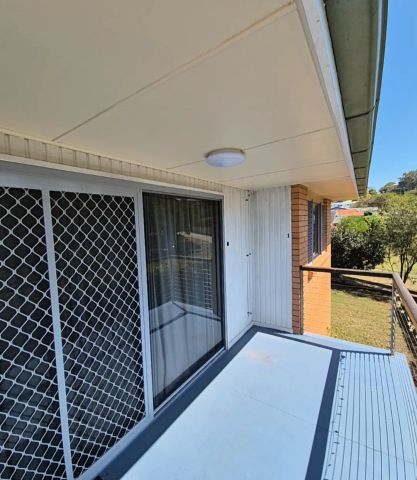 LOW MAINTENANCE - 2 BEDROOM UNIT - WITH AIRCON - Photo 3