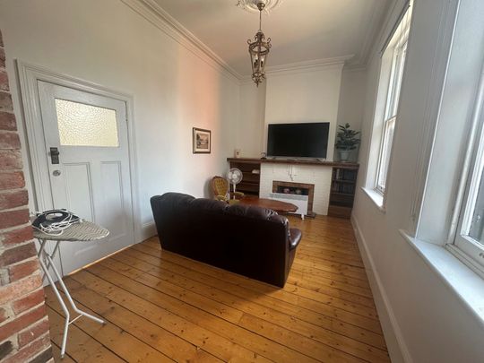 Central Furnished Living. - Photo 1