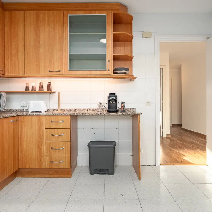 Rooms for rent in 4-bedroom apartment in Sant Cugat Del Vallès - Foto 1
