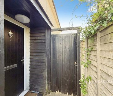 2 bedroom house to rent Fairfield Road, Burgess Hill, RH15 - Photo 6