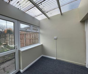 3 bedroom semi-detached house to rent - Photo 2