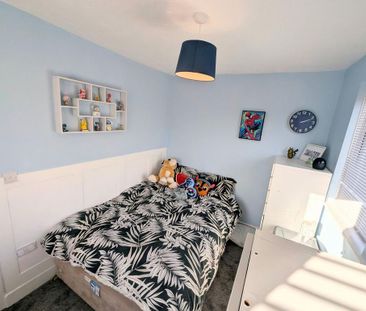 2 bedroom flat to rent - Photo 4