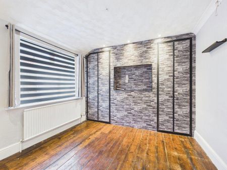 2 bedroom terraced house to rent - Photo 3