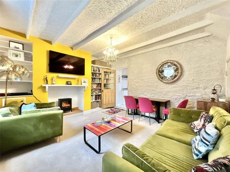 2 bedroom end of terrace house to rent - Photo 2