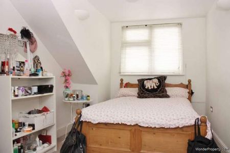 2 bedroom property to rent in London - Photo 5