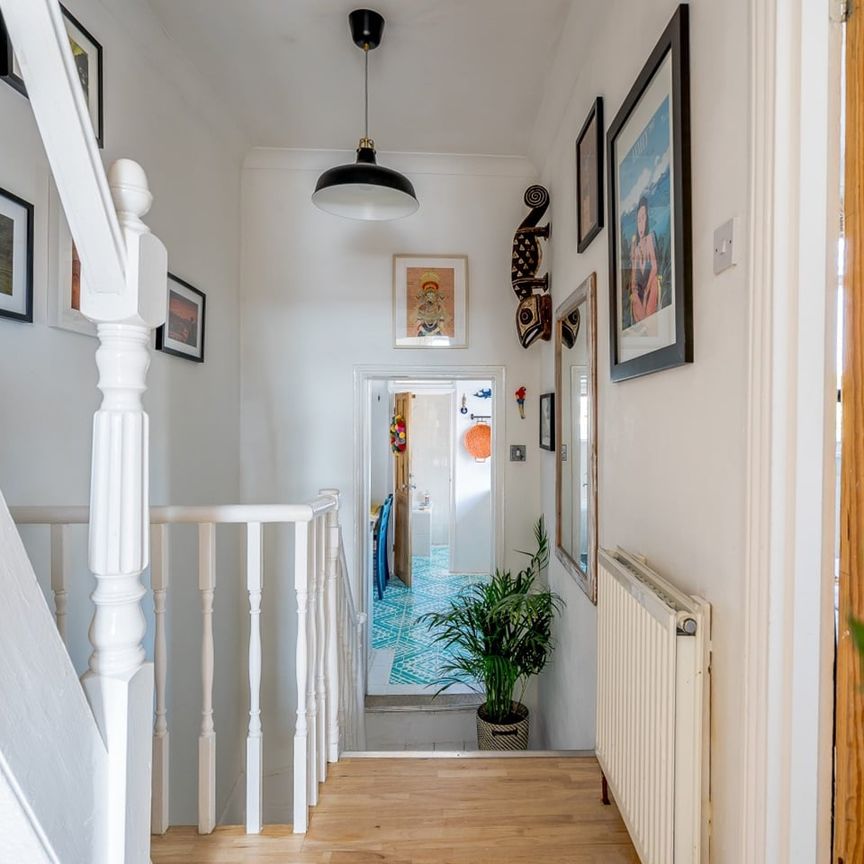 2 Bed Flat, Napier Road, SE25 - Photo 1