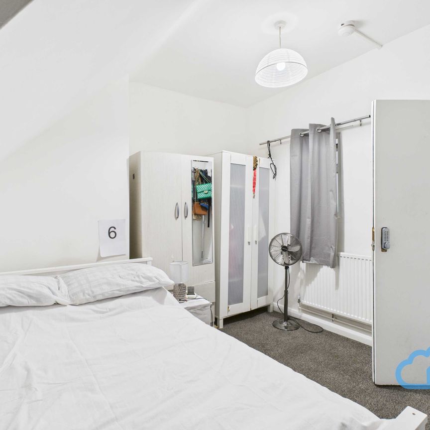 RM6 Plashet Road | Plaistow | London | E13 0PU - Photo 1