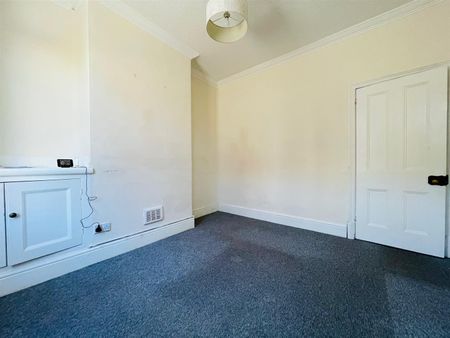 2 Bed House - Photo 4