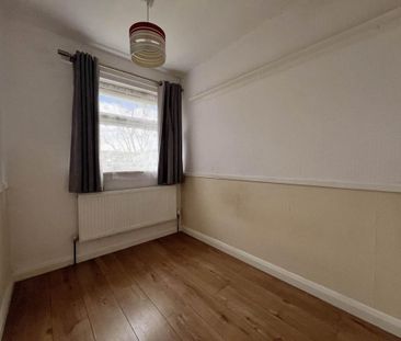 3 bedroom end of terrace house to rent - Photo 5