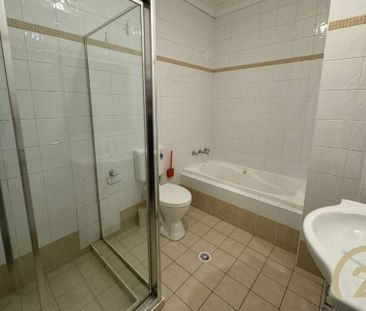 Stylish & Contemporary 3 Bedroom Townhouse - Photo 2