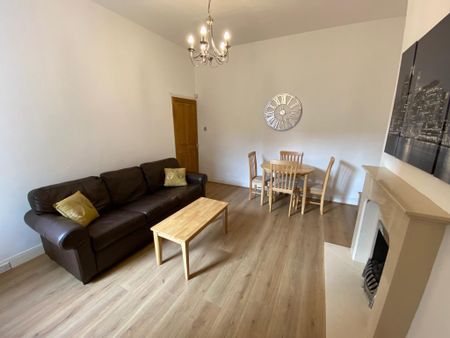 2 bedroom ground floor flat to rent - Photo 2